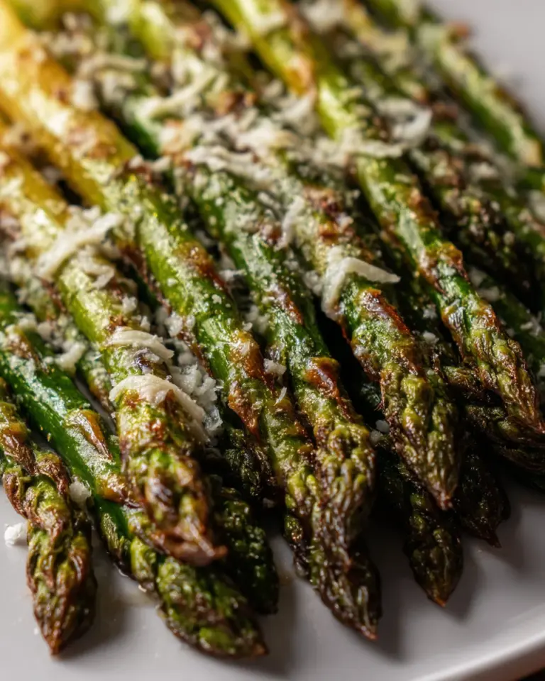 Grüner Spargel aus dem Ofen mit Parmesan