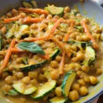 Kichererbsen-Curry mit Erdnuss-Sauce